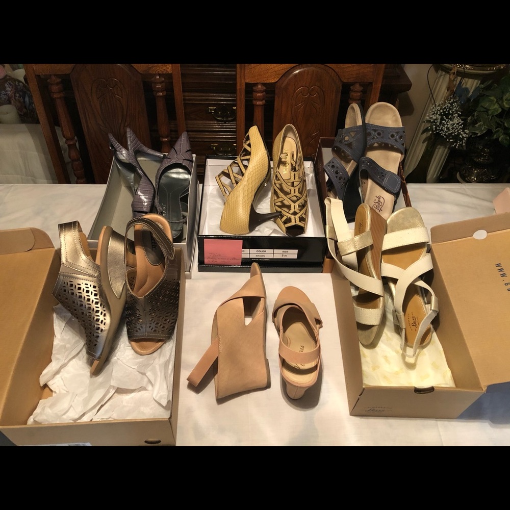 Various woman’s shoes